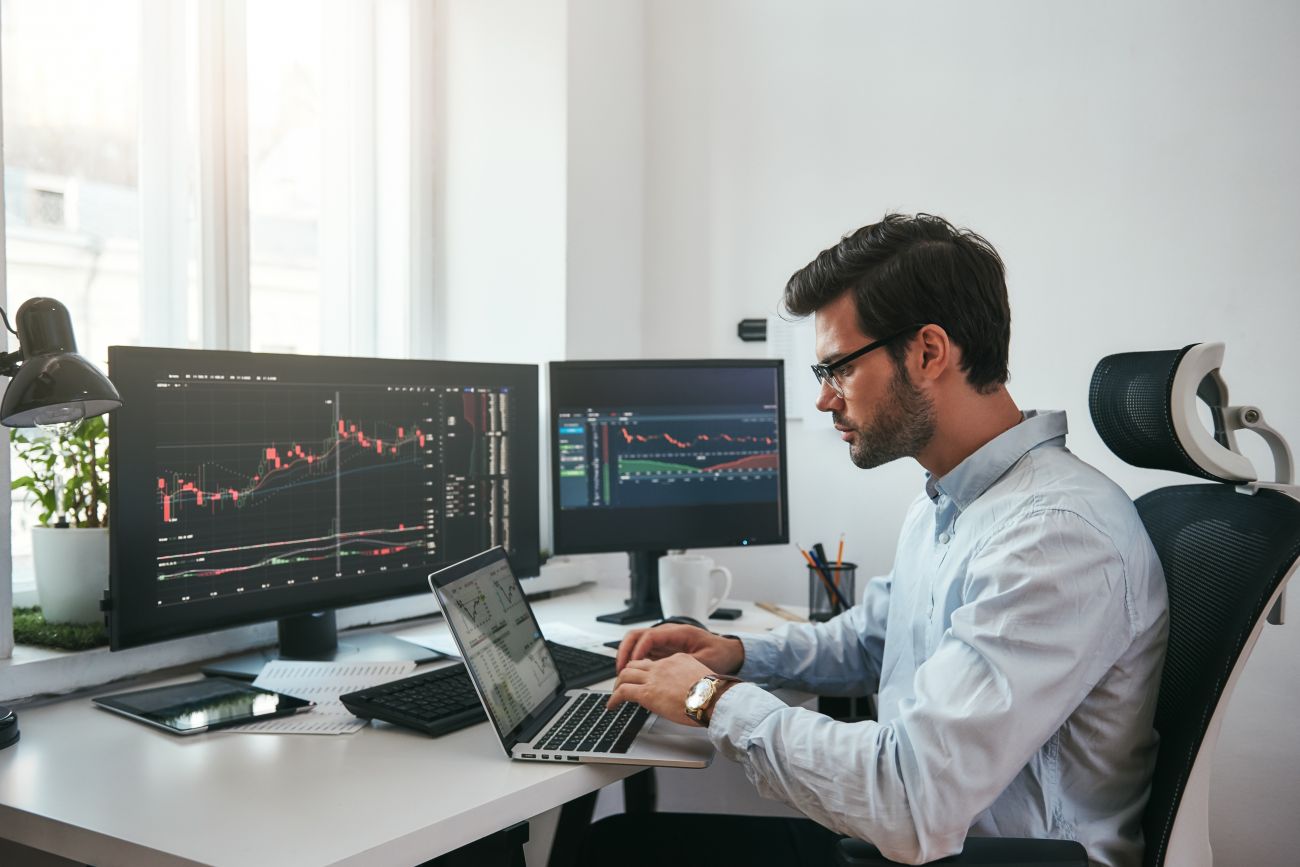 What’s the Difference Between a Stock and a Bond?